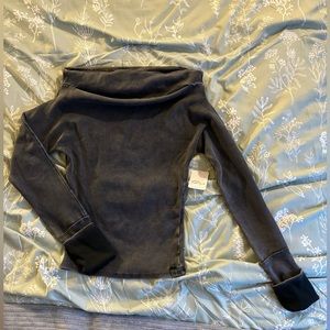 Cowell neck long sleeved shirt. Brand Free People. Never worn. New with tags